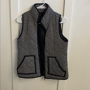 Black and white cloth herringbone vest
